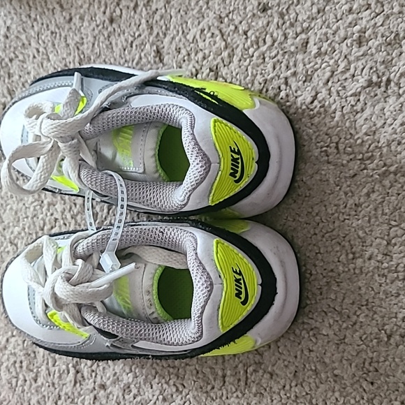 Gray white and neon yellow 6c nikes - Picture 4 of 6